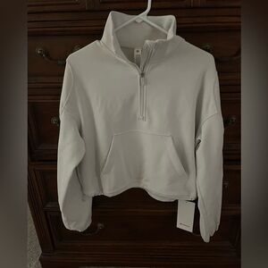 Lululemon women’s half-zip sweatshirt